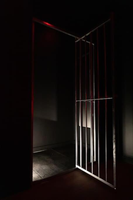 Loveroom O Diable Des Plaisirs Avec Jacuzzi Tourcoing Eksteriør billede
